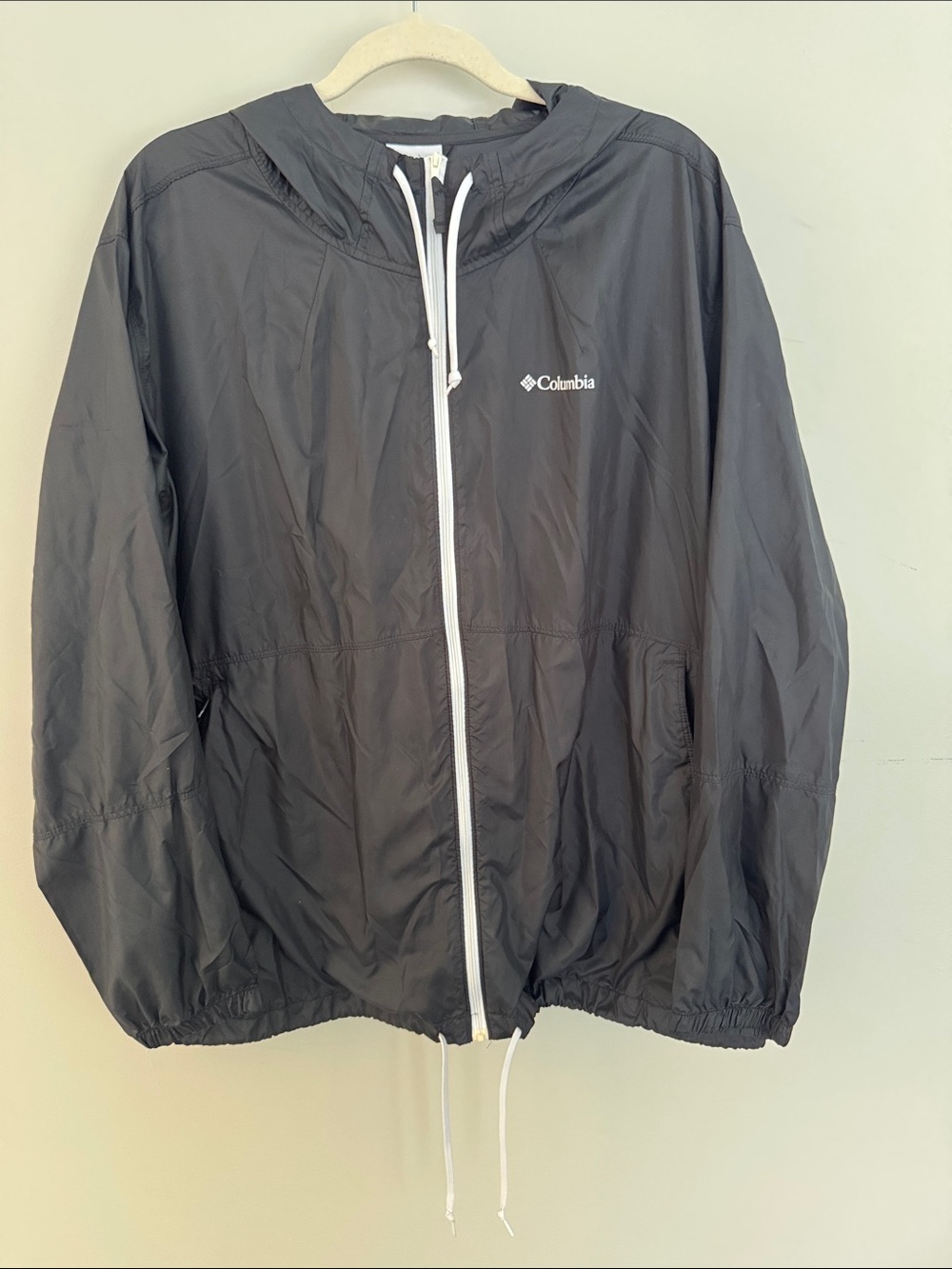 Columbia Black Women’s Rain Jacket with White Zip and Hood